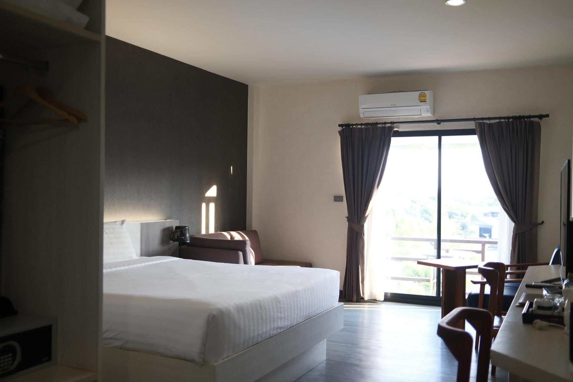 Socool Grand Hotel Nang Rong Экстерьер фото